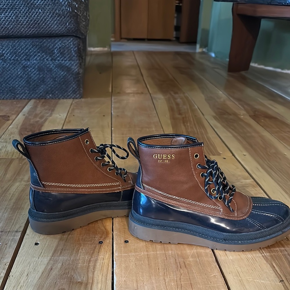 Men’s Guess boots